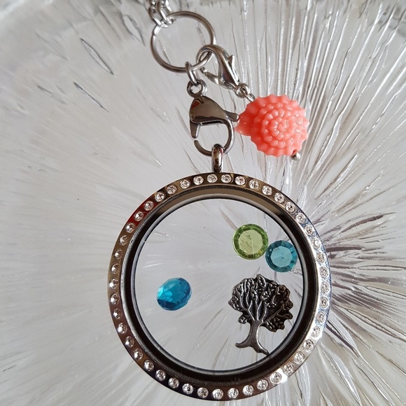 Jewelry - 𝅺Moana Inspired Shell Dangle Charm